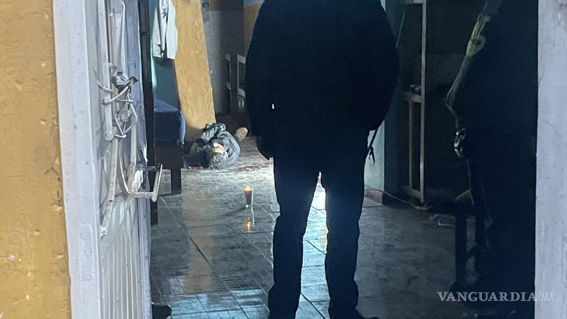 Se quita la vida colgándose del barandal de su casa, en Saltillo