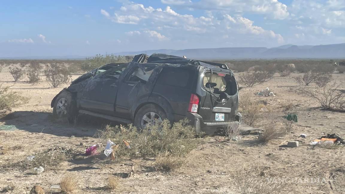 Familia de Oklahoma sufre volcadura en carretera Saltillo-Torreón; fallece joven de 18 años
