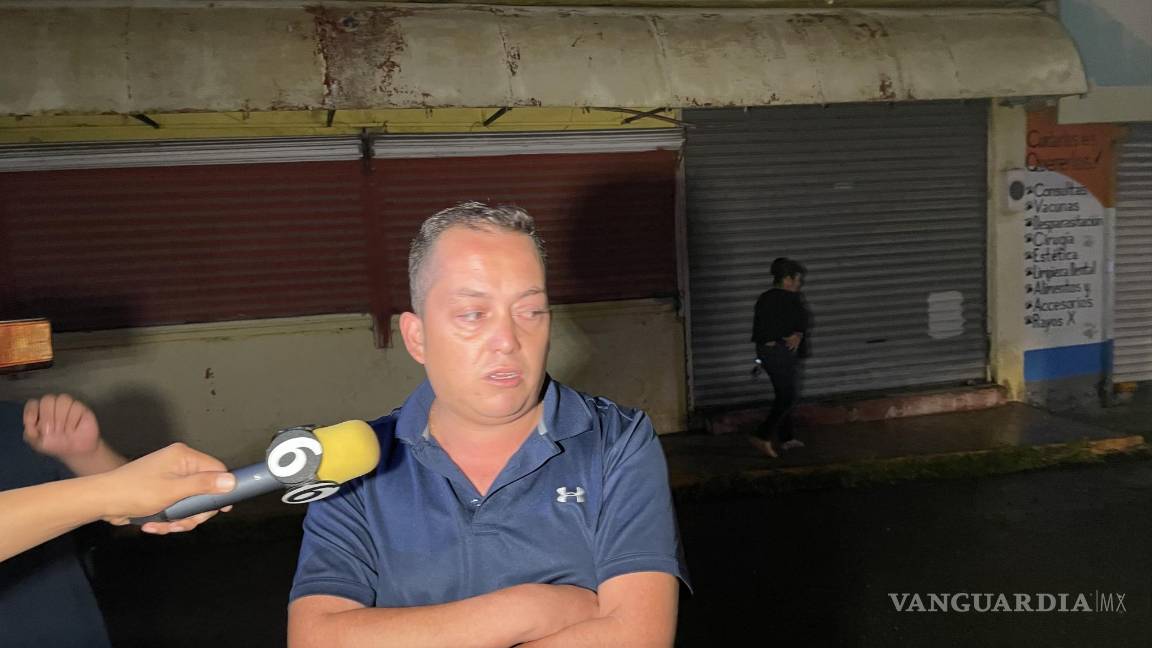 Bache ‘invisible’ origina volcadura en Saltillo; lo confundieron con charco de agua