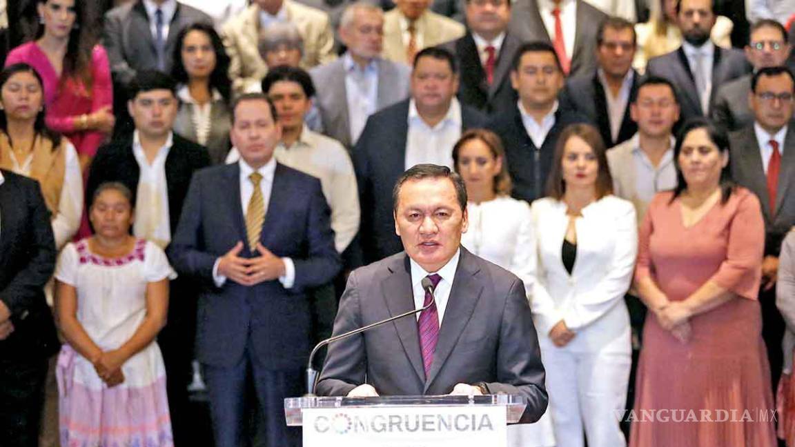 $!Uno de los golpes más fuertes que sufrió el PRI fue la salida de Miguel Ángel Osorio Chong y una fracción del grupo Parlamentario del tricolor en el Senado | Foto: Especial