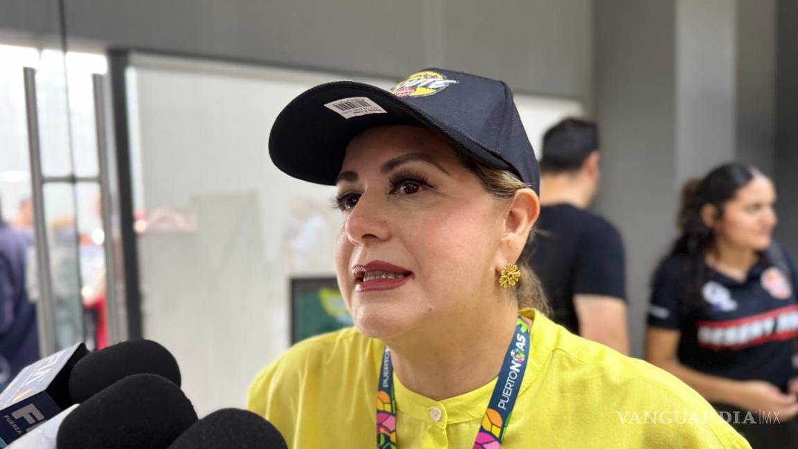 Trabajan en reemplazo de dinosaurio incendiado en Teleférico de Torreón