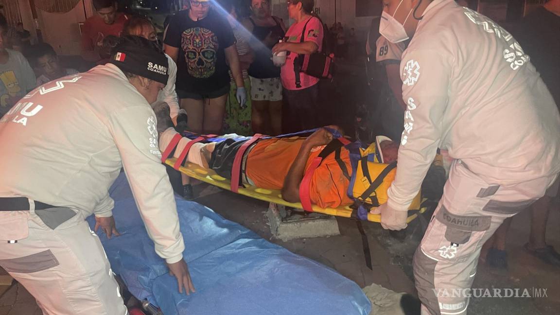 Auto fantasma arrolla a sexagenario en la calzada Madero; termina en el Hospital General de Saltillo