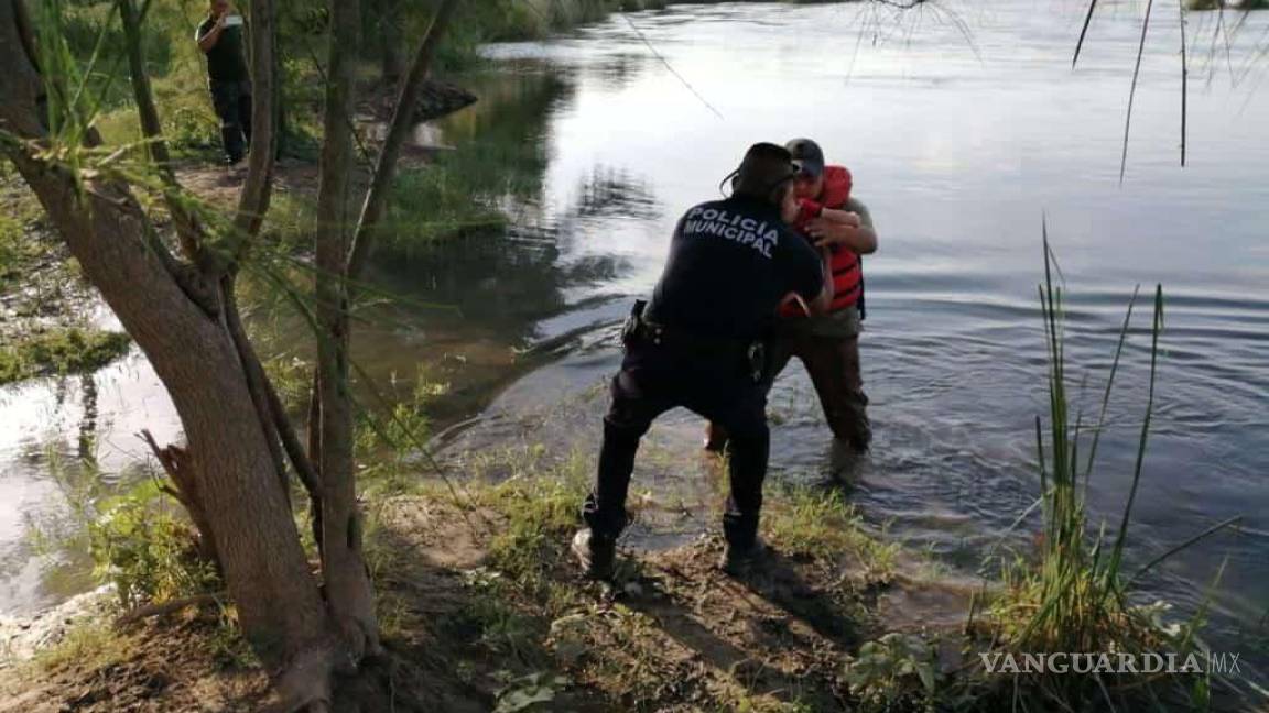 Rescatan a cuatro migrantes venezolanos en islote del Río Bravo; entre ellos, dos bebés