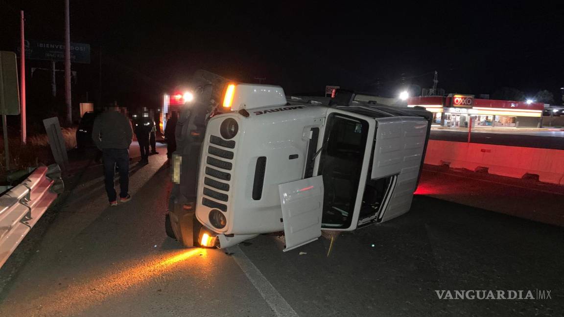 Breve sueño provoca volcadura en la Saltillo-Zacatecas