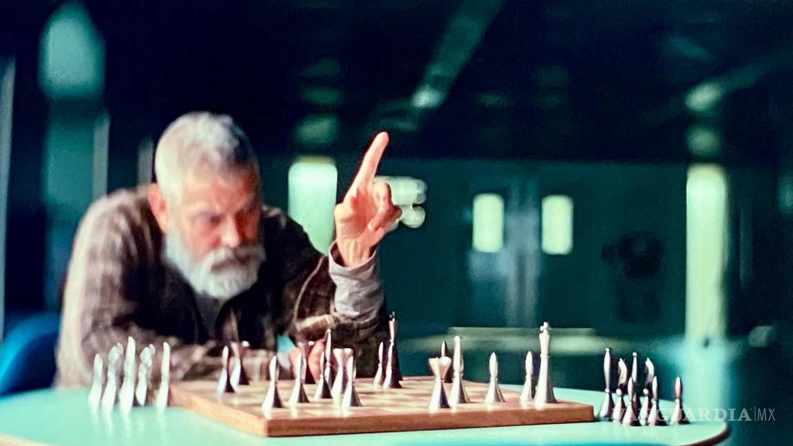 $!“Cuando antes de tu nombre pones un título quiere decir que confías más en un puñado de letras que en ti mismo”.