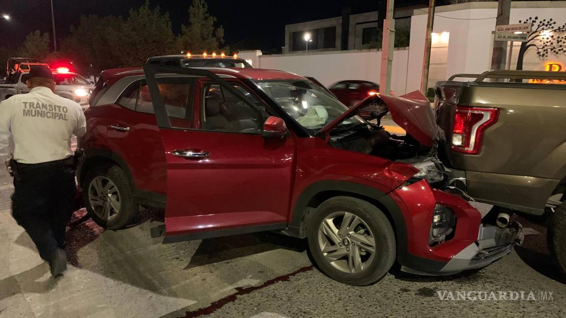 $!Los vehículos involucrados fueron remolcados al corralón tras el choque registrado en la madrugada.
