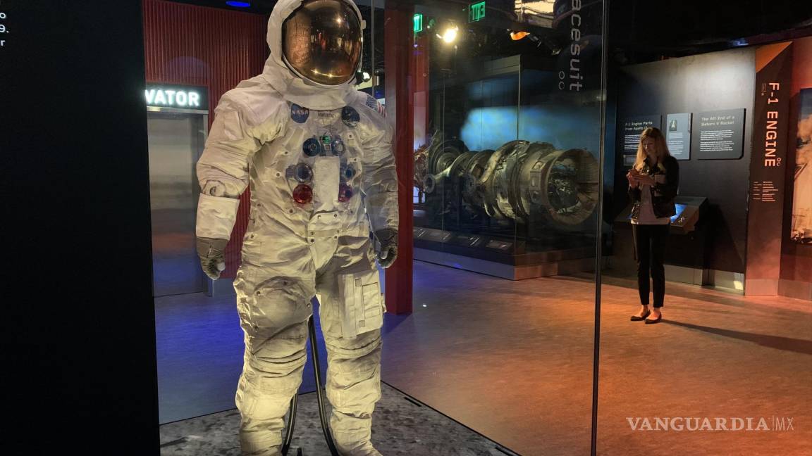 $!Fotografía del traje espacial de Neil Armstrong en el Museo Nacional del Aire y el Espacio de Washington.
