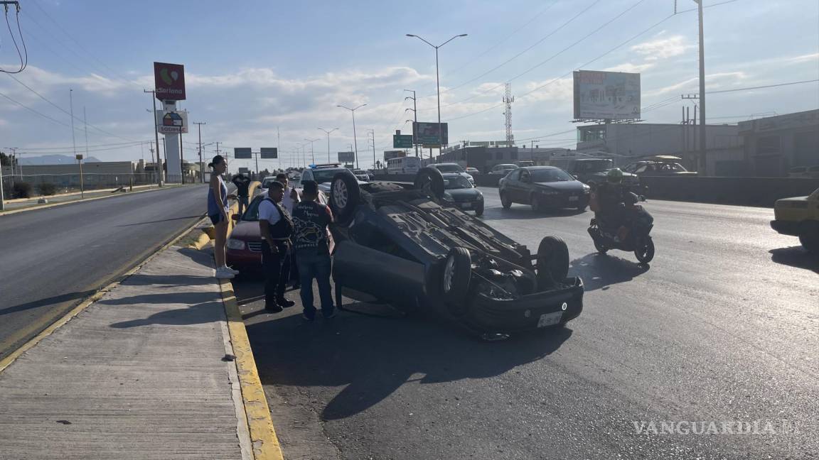 Accidente vial en el periférico Luis Echeverría Álvarez de Saltillo causa cierre de tráfico