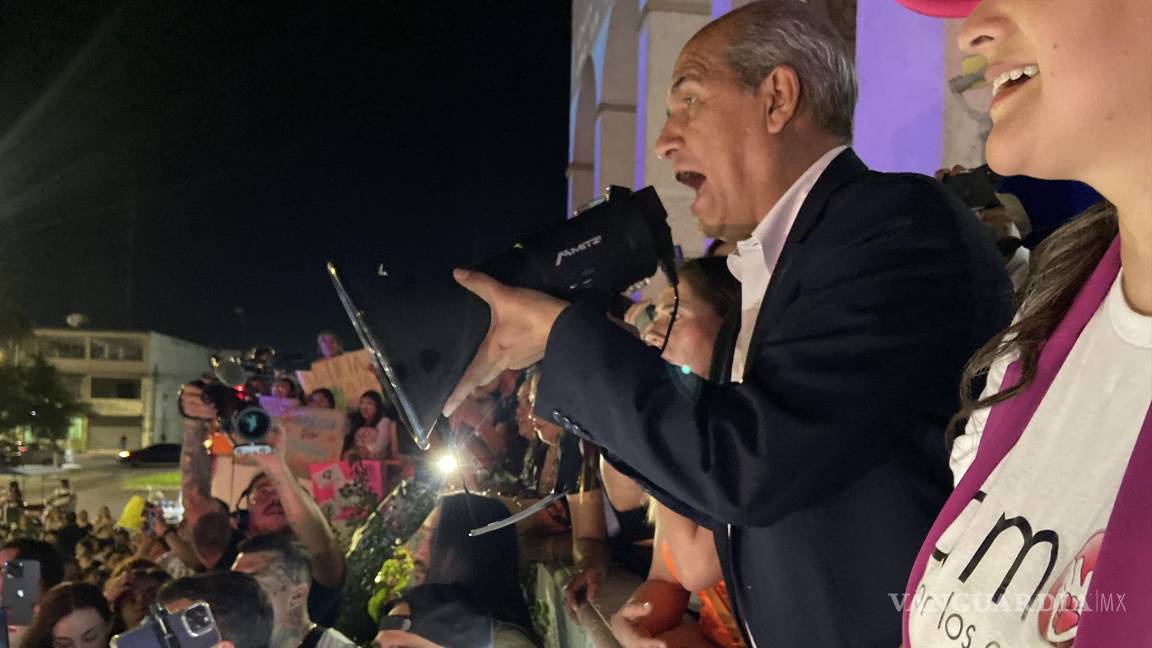 $!El alcalde Mario Dávila dio la cara en medio de las manifestaciones ciudadanas.