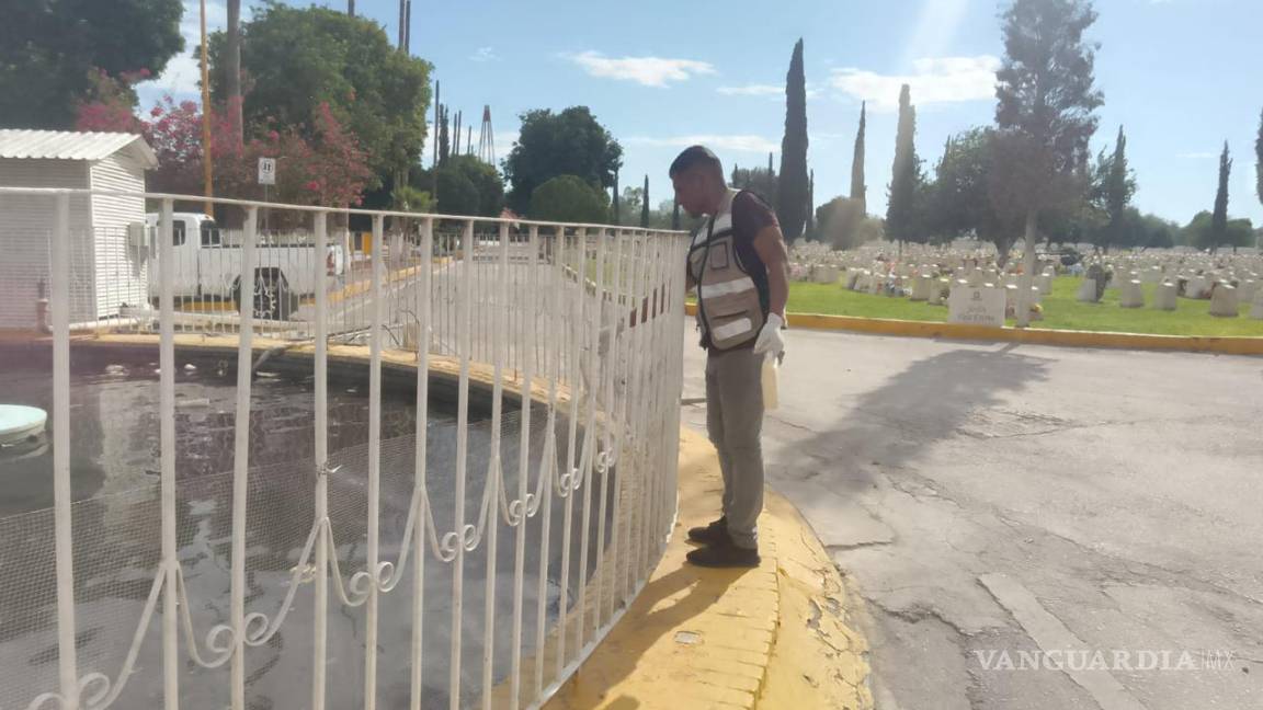 Salud Municipal implementa acciones contra vectores en panteones de Torreón