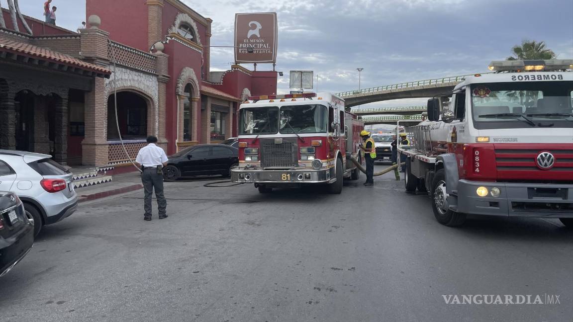 Campana extractora con acumulación de grasa origina incendio en un restaurante de Saltillo