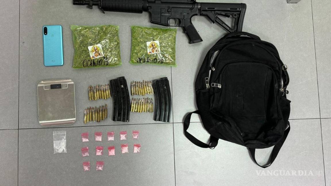 $!Detienen en Nuevo León a tres hombres en posesión de armas largas y drogas