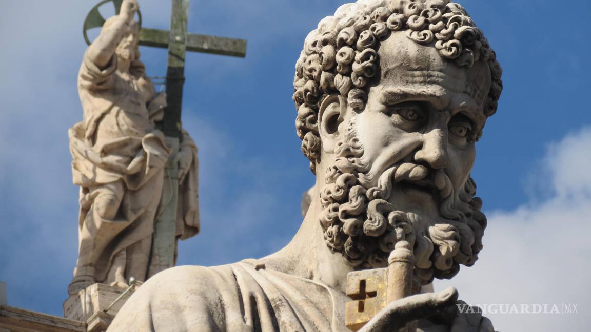 $!Ningún papa, hasta ahora, ha elegido llamarse Pedro, el nombre del primer Pontífice en la historia de la Iglesia, cuya estatua destaca en la Santa Sede.