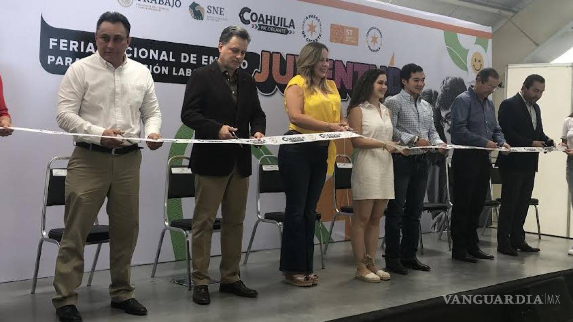 Acuden mil buscadores de empleo a feria con cerca de mil 800 vacantes disponibles