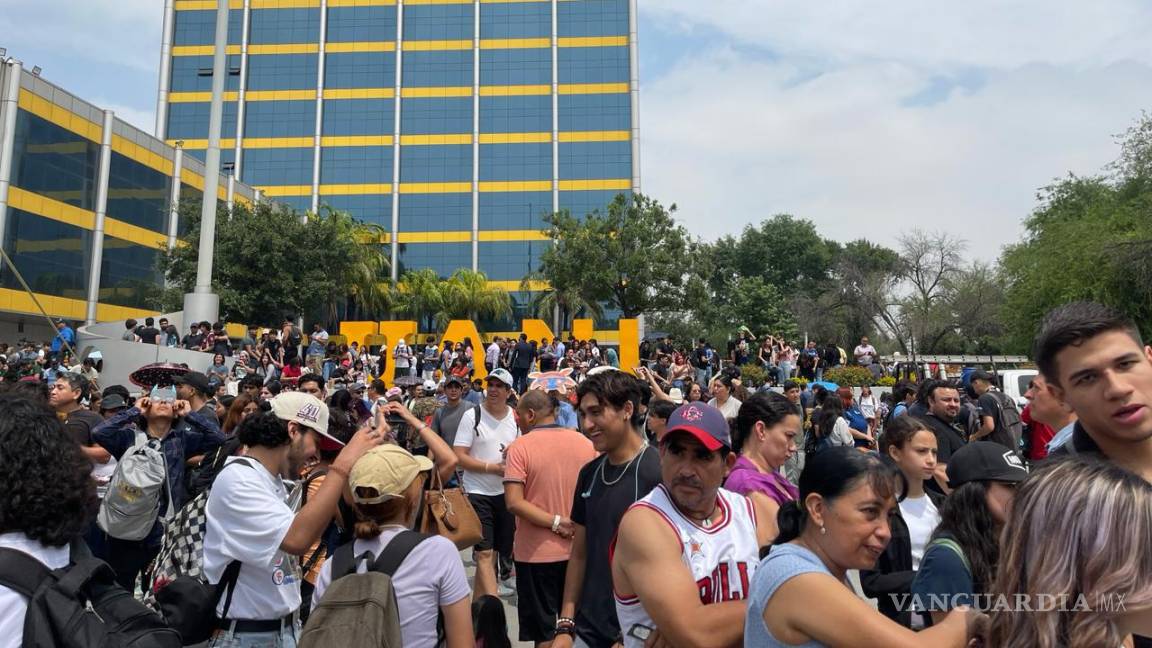 Así se vivió el Eclipse Solar en la Explanada de Rectoría de la Universidad Autónoma de Nuevo León (UANL)