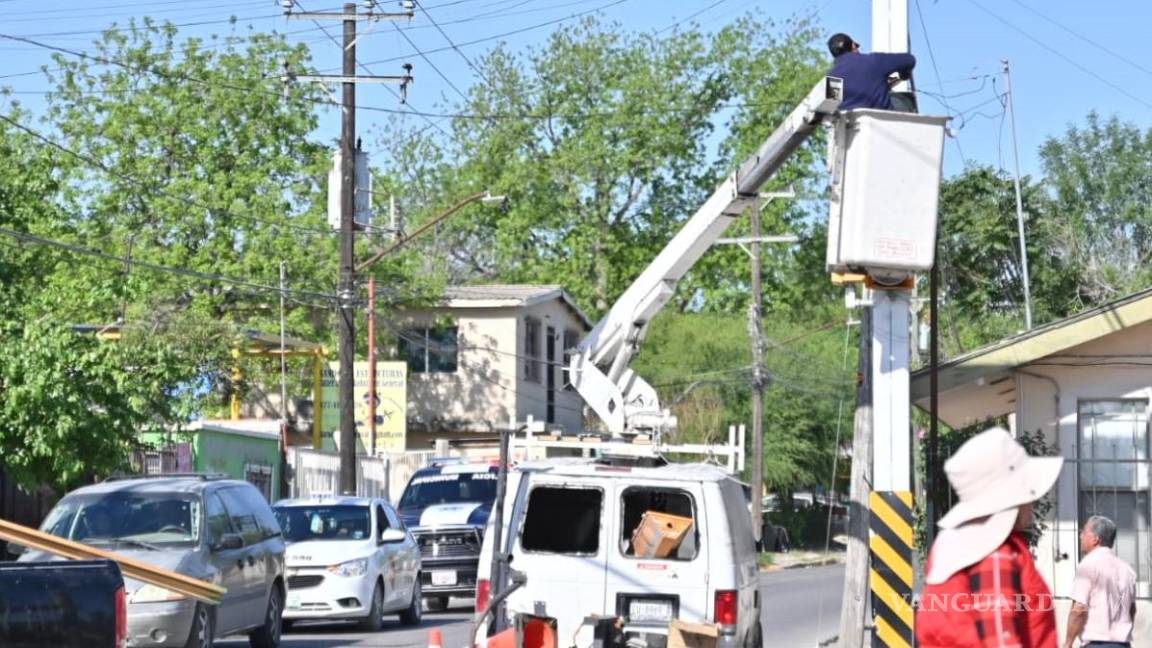 Reemplazan semáforos y lámparas en cruces conflictivos de Acuña para bajar accidentes