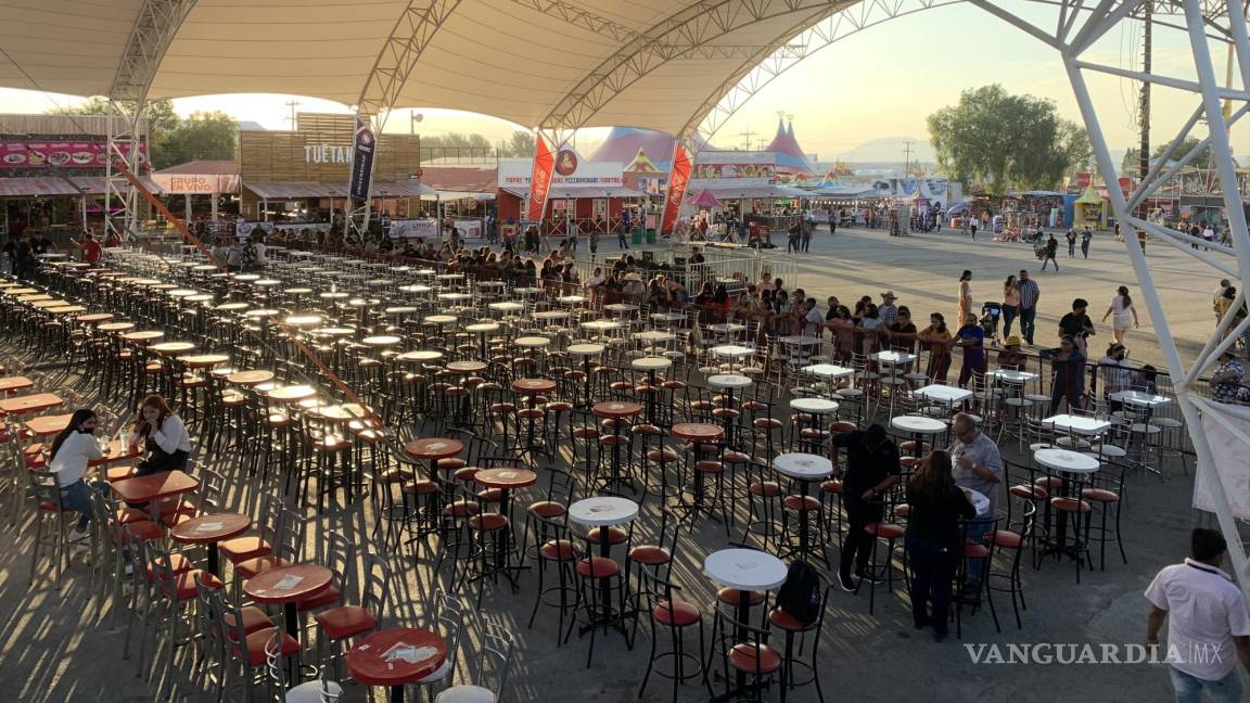 Esperan fans más de 5 horas a Pesado en la Feria de Saltillo