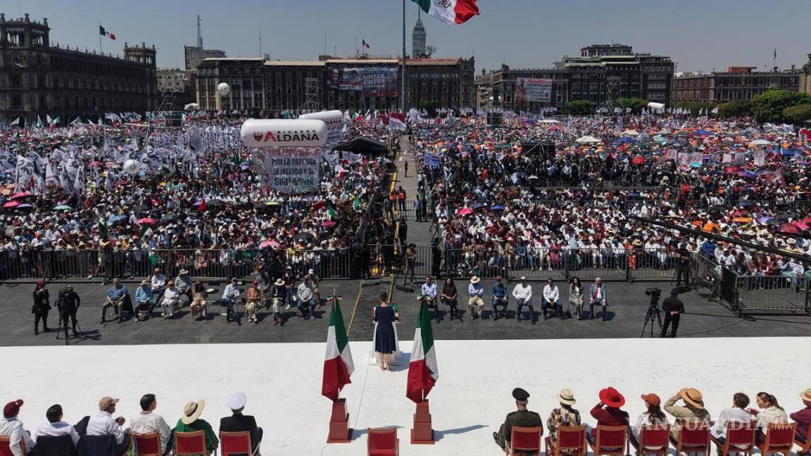 Más de 350 mil personas acompañaron a Claudia Sheinbaum en el Zócalo de la CDMX