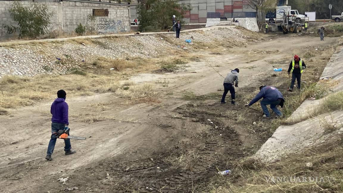 Limpian arroyos, bulevares y espacios públicos de Monclova