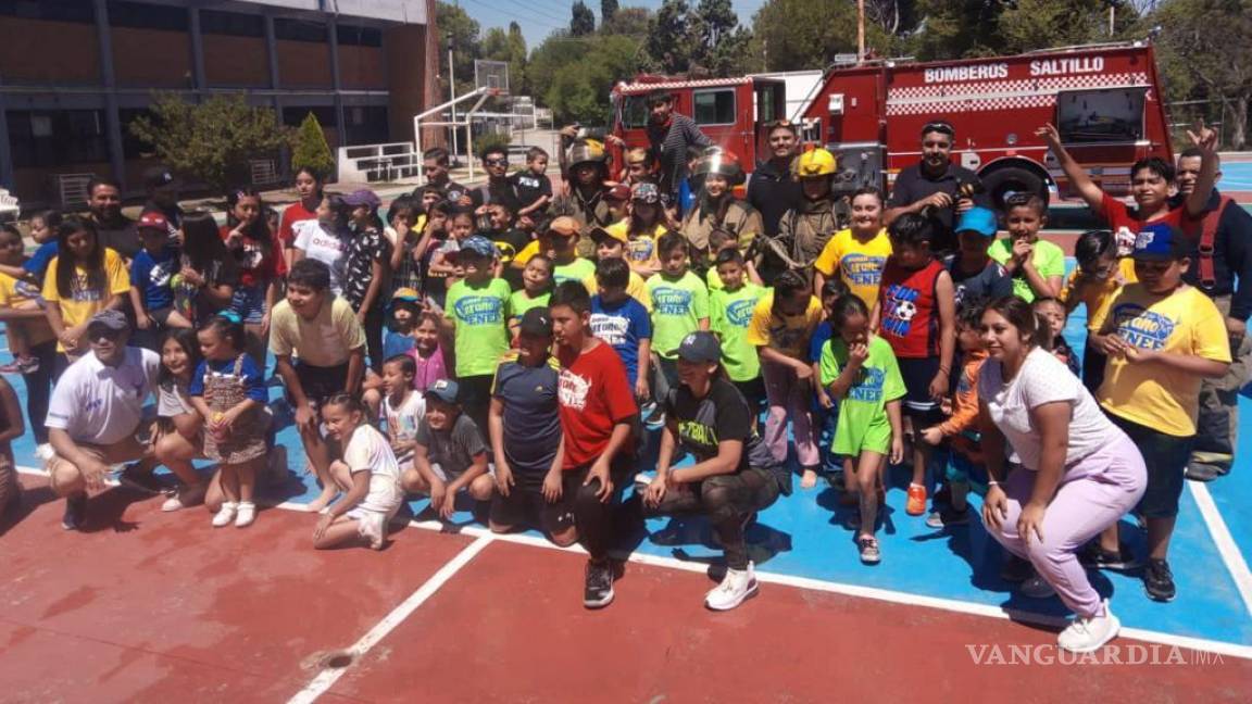Gobierno de Saltillo impulsa la prevención en cursos de verano: niños aprenden primeros auxilios con los bomberos