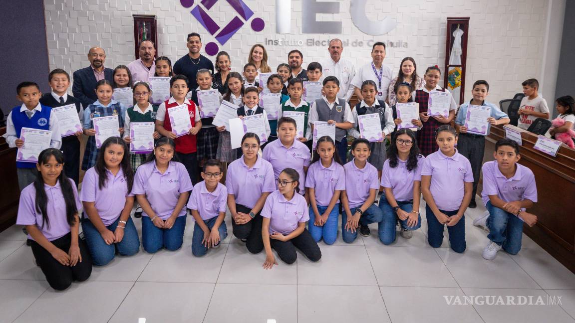 $!Las niñas y niños integrantes del Cabildo Infantil 2025 presentaron sus propuestas ante el alumnado de la Secundaria General No. 16 Ejército Mexicano.