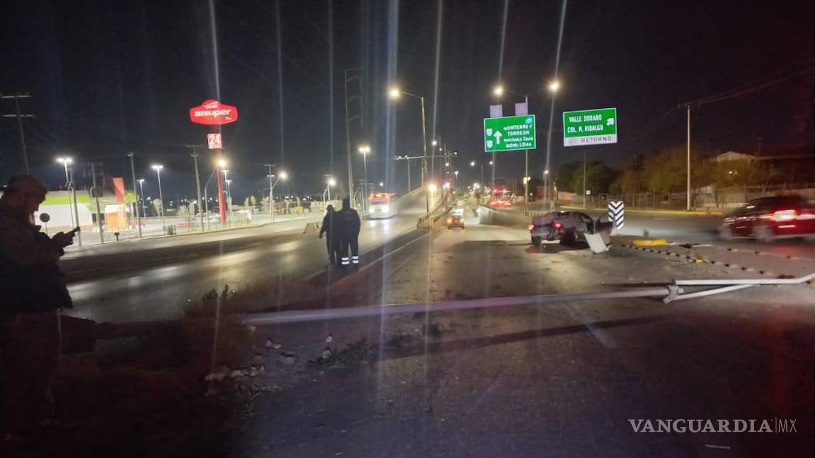 Tumba poste y huye del lugar; ya es buscado por las autoridades de Saltillo