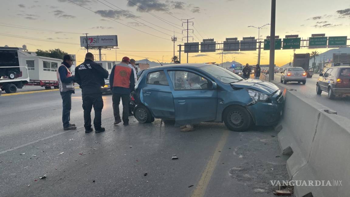 Saltillo: camión provoca fuerte accidente, responsable huye y abandona a su copiloto