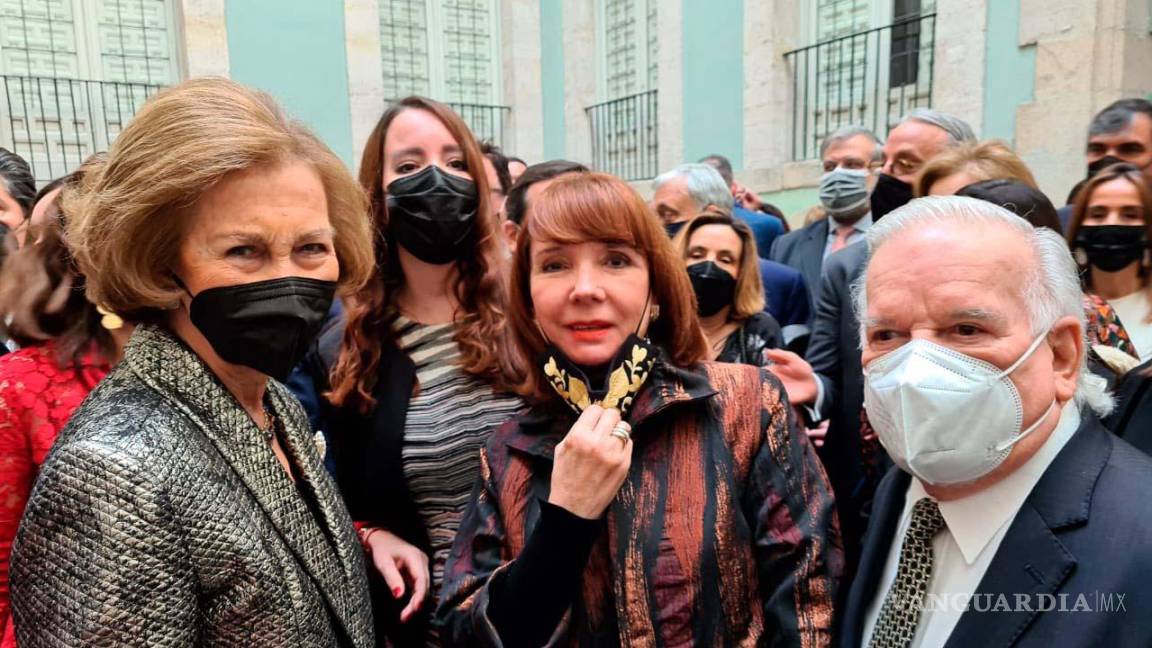 $!Con la Reina Sofía de España, aparecen aquí gustavo y su esposa Carmen Bortoni, en Madrid, en un evento internacional al que asistieron mecenas de todo el mundo.