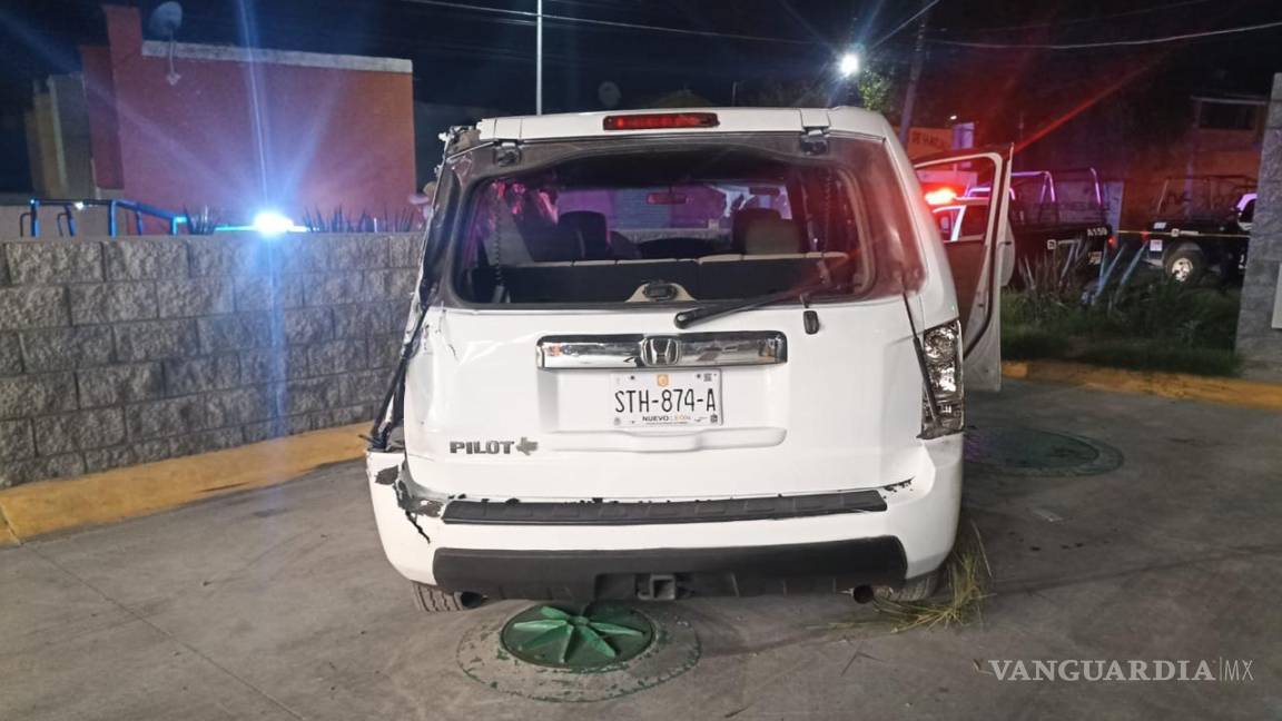 Nuevo León: Tras enfrentamiento con policías, hombres huyen y dejan camioneta con armas