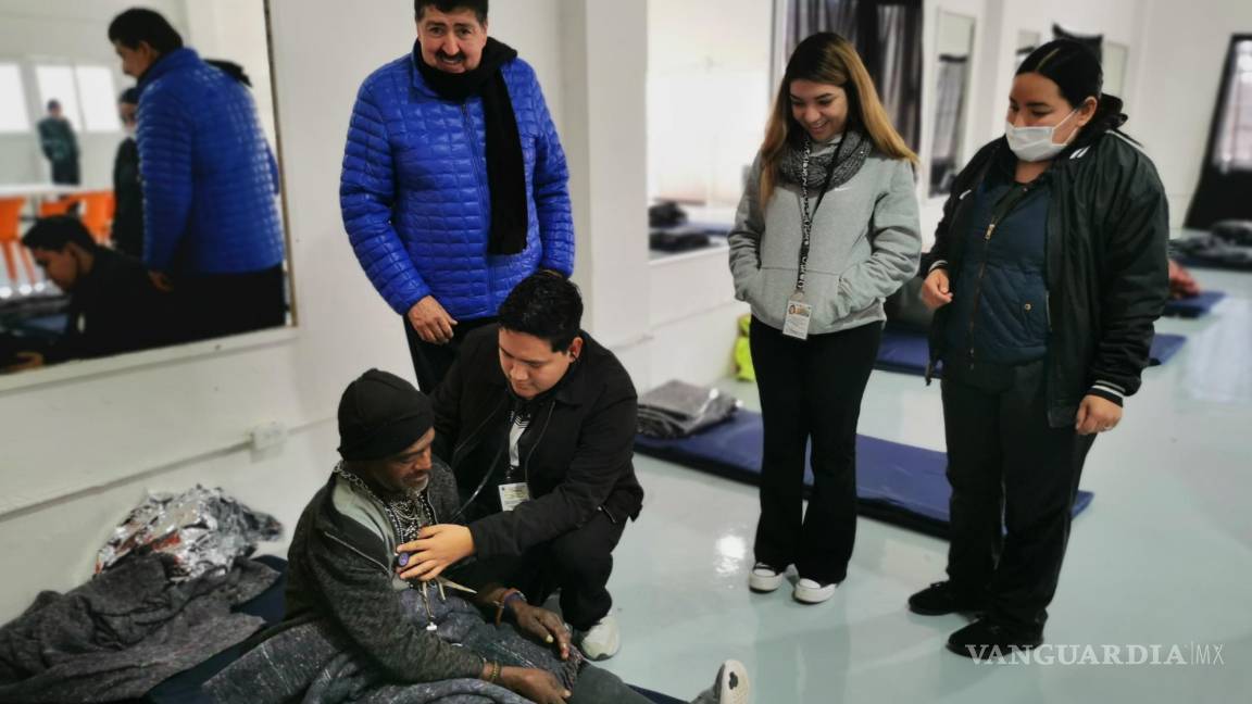 Brindan en albergue de Acuña atención integral a personas refugiadas por el intenso frío