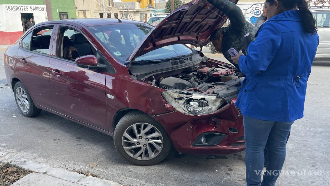 Choque en colonia Bonanza de Saltillo deja a adulto mayor herida