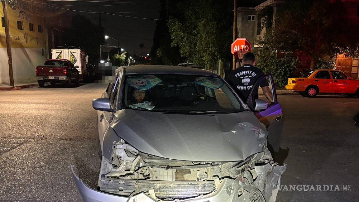 $!Elementos de Tránsito Municipal tomaron conocimiento del percance y recabaron datos de los involucrados.