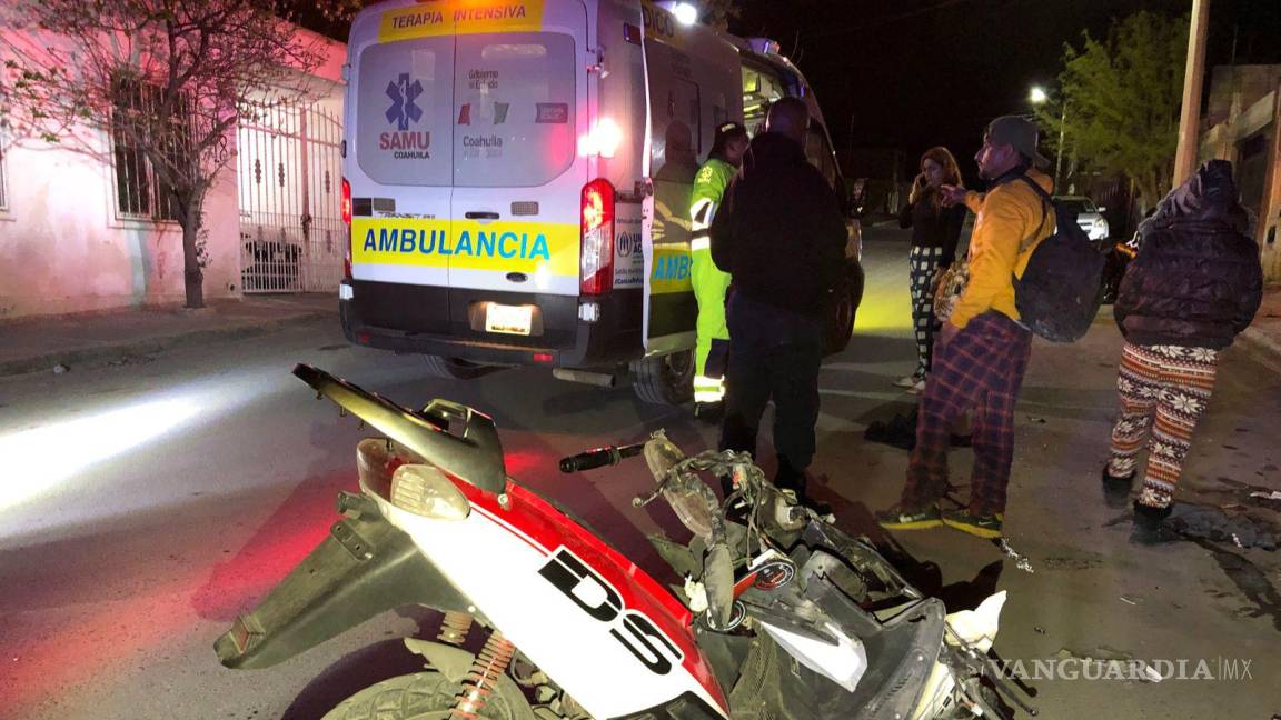 Motociclista es trasladado grave a hospital de Saltillo tras colisionar contra vehículo