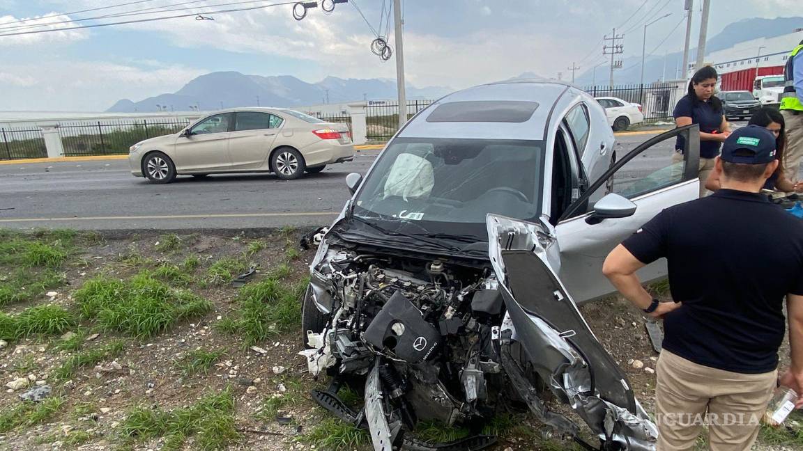 Intento de retorno sin precaución provoca aparatoso choque en el libramiento Óscar Flores Tapia de Ramos Arizpe