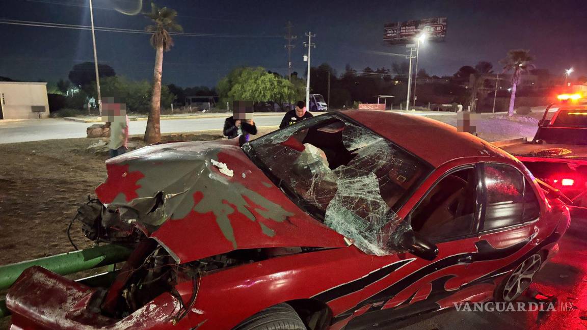 Destruye su auto contra las vigas metálicas y se da a la fuga al oriente de Saltillo