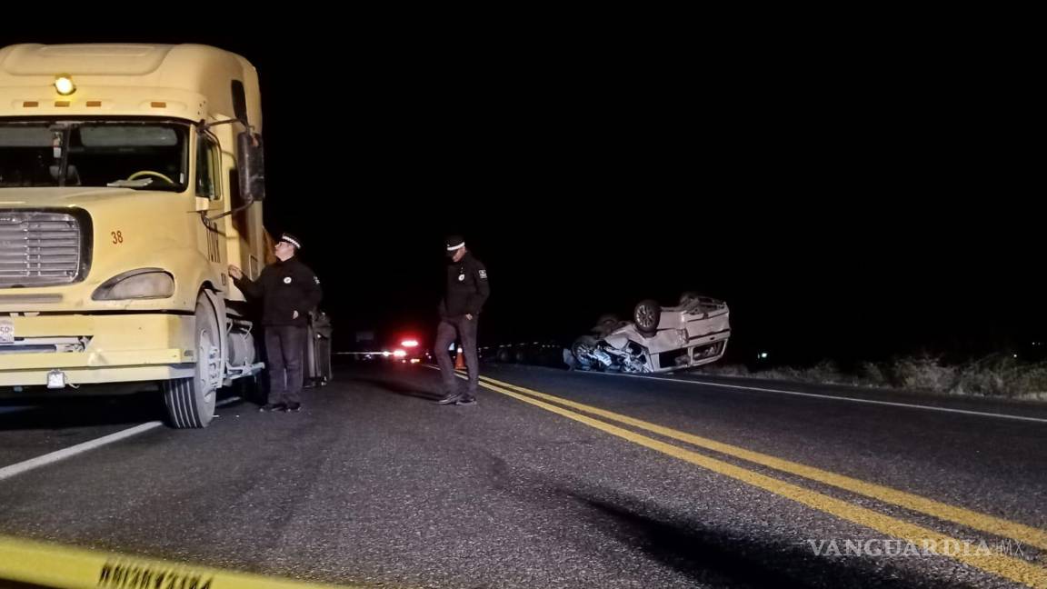 Fuerte colisión deja dos personas sin vida en carretera a Monclova; conductor dormitó