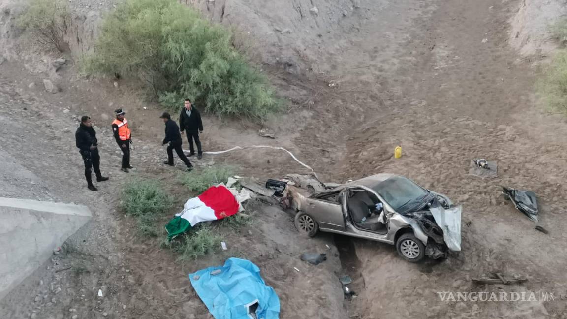 Cae auto desde puente en la carretera Torreón-Saltillo; mueren dos mujeres