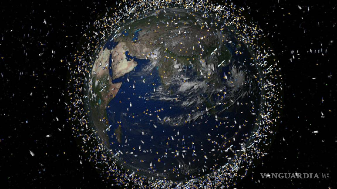 Restos de satélites y cohetes caen cada semana sobre la Tierra