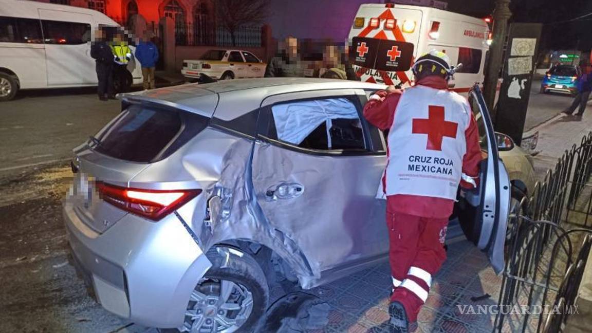 $!Elementos de Tránsito Municipal resguardaron la zona y desviaron el tráfico mientras se realizaban las investigaciones.