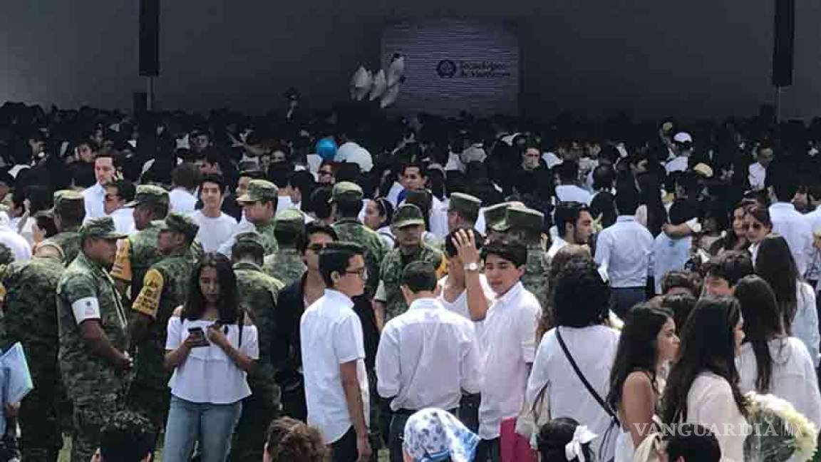 Despiden a alumnos fallecidos en Tec de Monterrey con homenaje