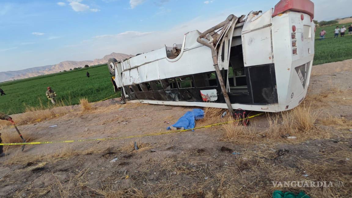 $!Elementos de la Agencia de Investigación Criminal realizaron labores periciales en el lugar del accidente.