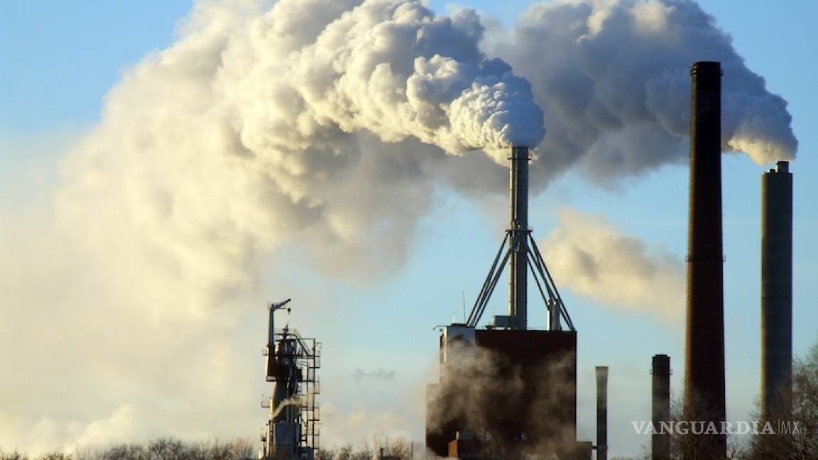 Gobierno de AMLO quemaría combustóleo que no se vende para generar energía; es dañino para la salud y el ambiente