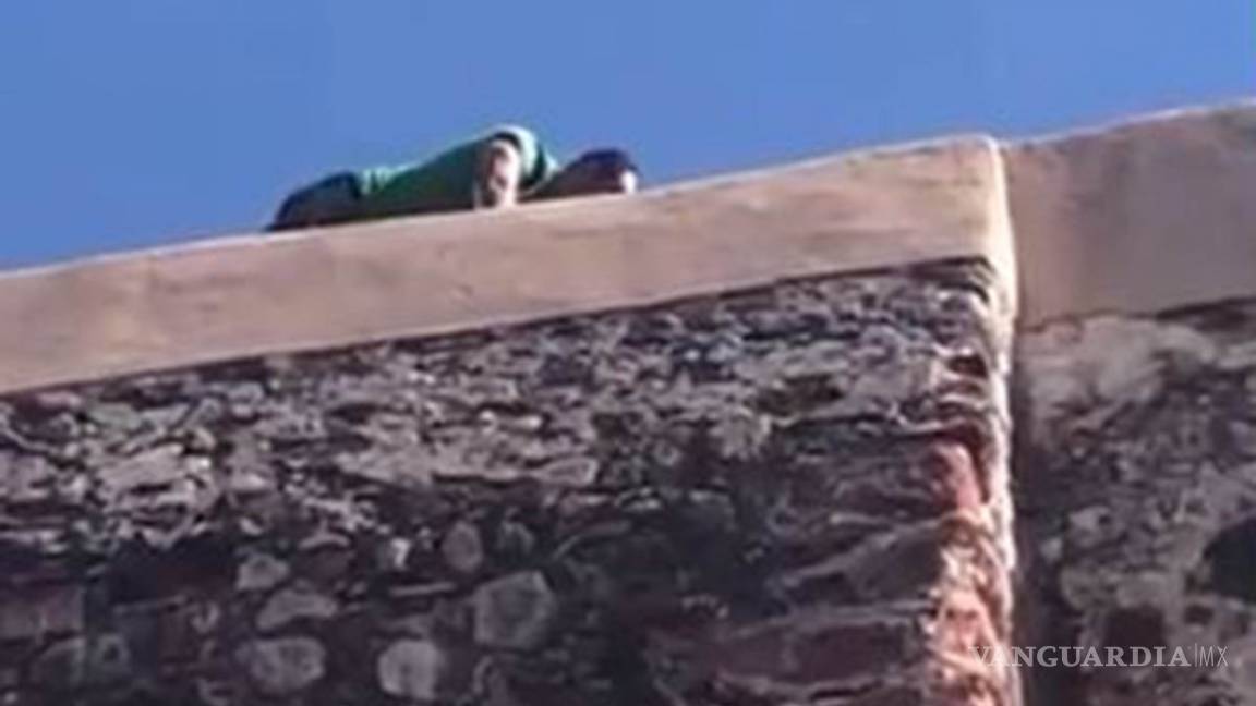 Joven intenta suicidarse arrojándose desde Los Arcos de Querétaro