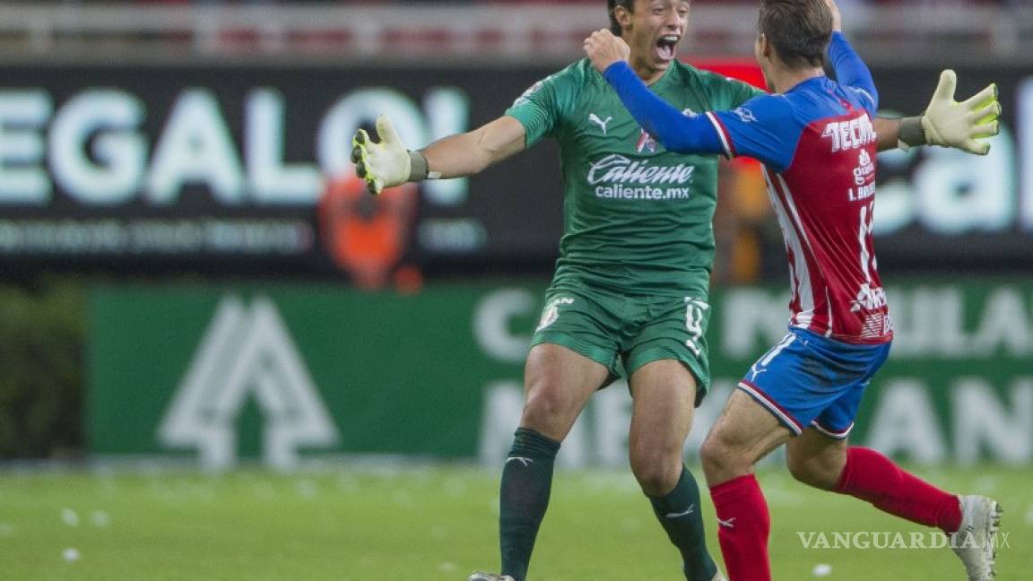 Toño Rodríguez anota un gol de portería a portería
