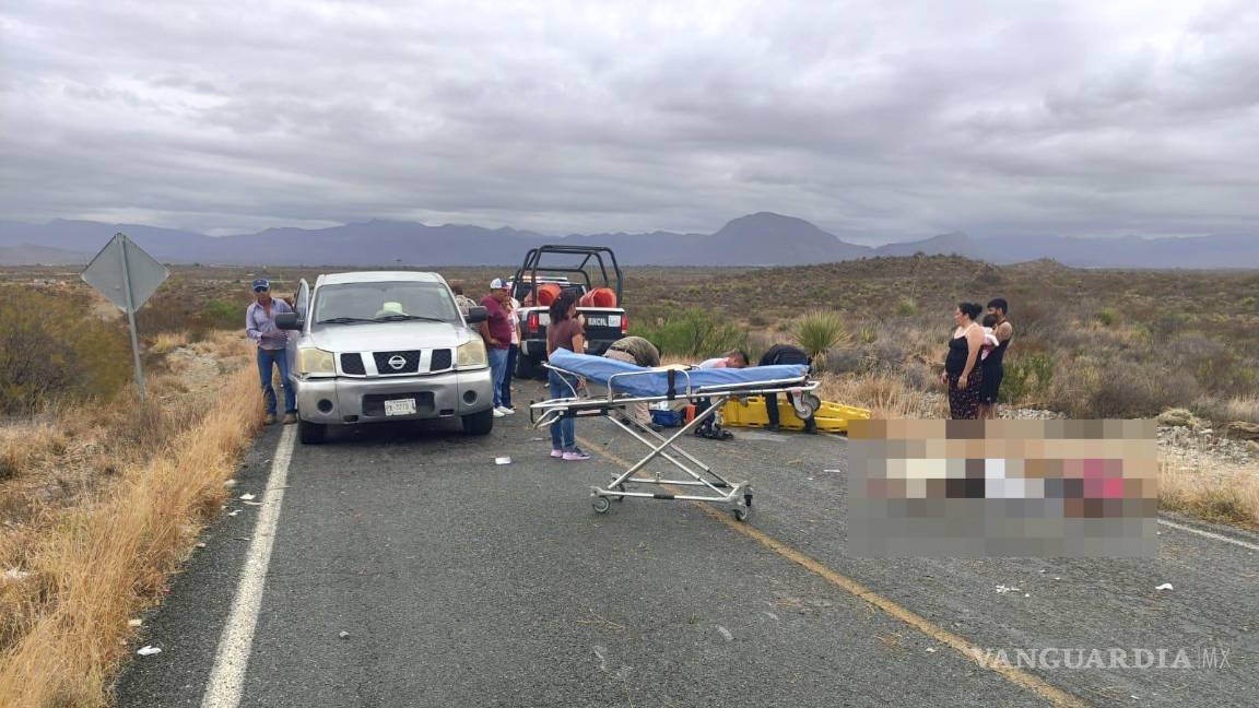 $!El incidente detuvo el paso en la vialidad por unos momentos.