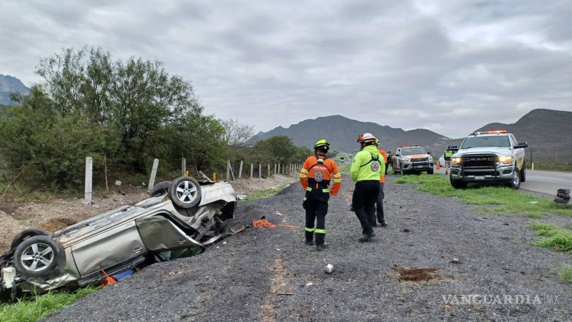 Tragedia en carretera Monterrey-Saltillo; hombre pierde la vida en volcadura