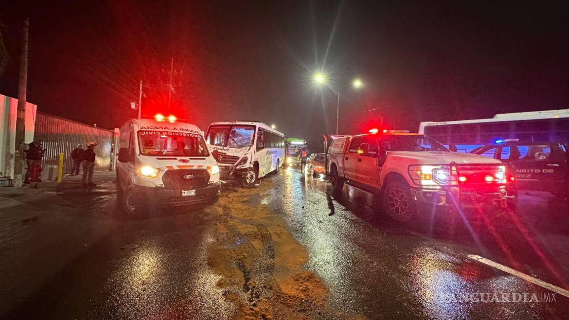 Choque de camiones en Juárez, NL deja un saldo de siete heridos