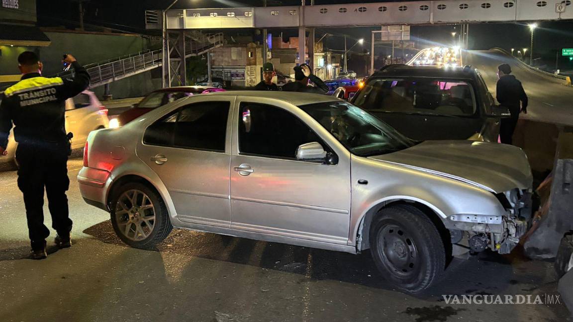 Provoca carambola en Saltillo tras cambio imprudente de carril; iba ebrio