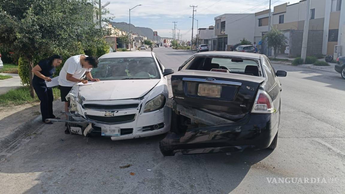 Se va mujer contra auto estacionado al sufrir una convulsión en Saltillo