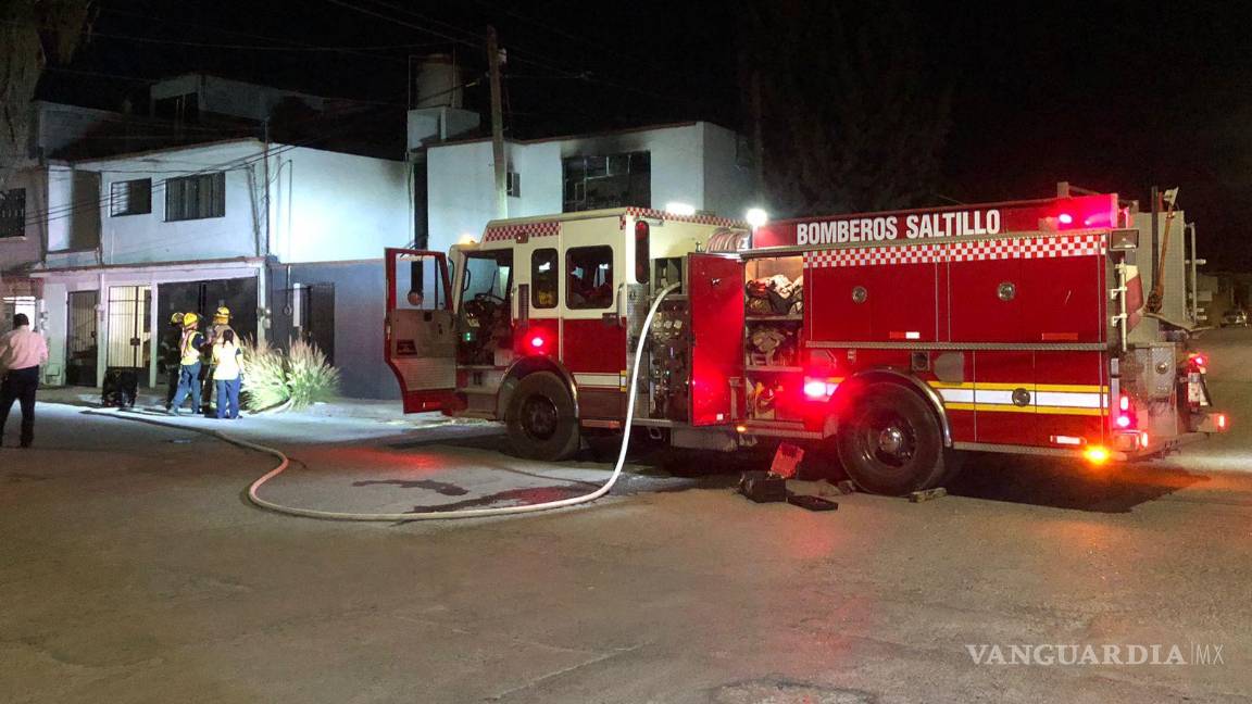 $!Los bomberos sofocaron las llamas.